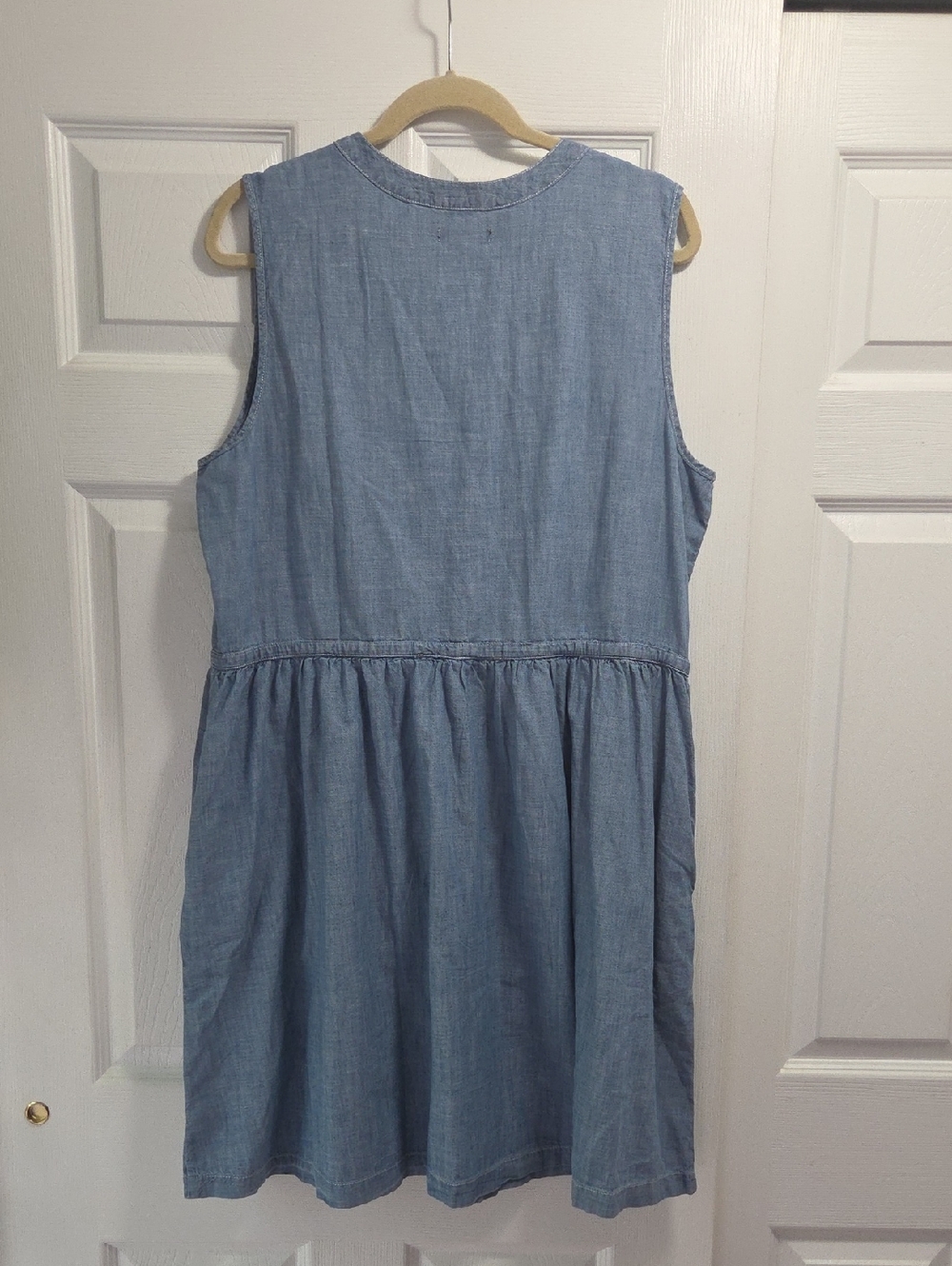 GAP Light Blue Sleeveless Chambray Midi Dress - Picture 5 of 5